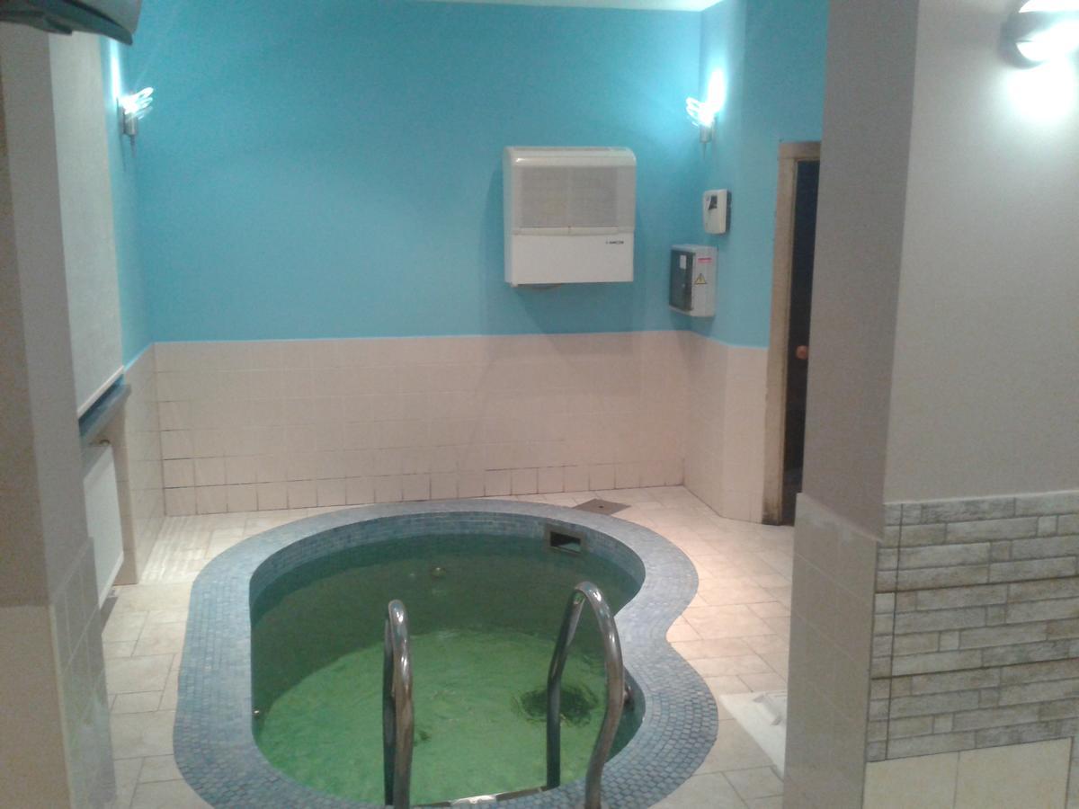 Kolos Hotel Obolon キエフ エクステリア 写真